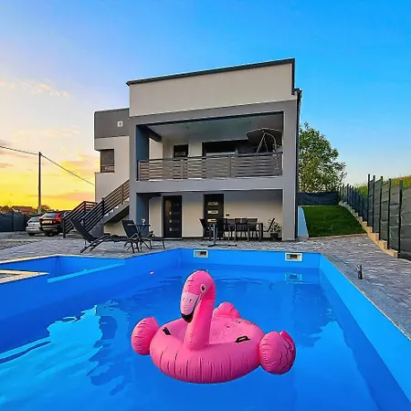 Vienna Villa Buzim