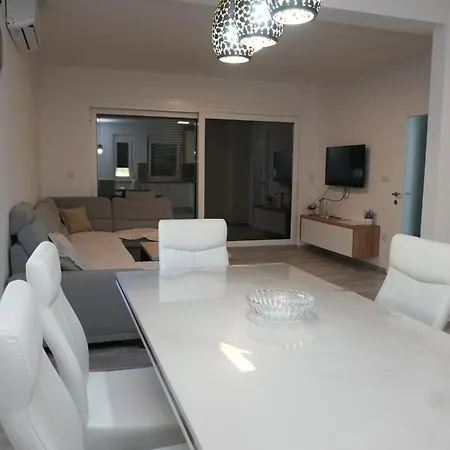 Vienna Villa Buzim